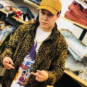 Meet your Posher, Daniel